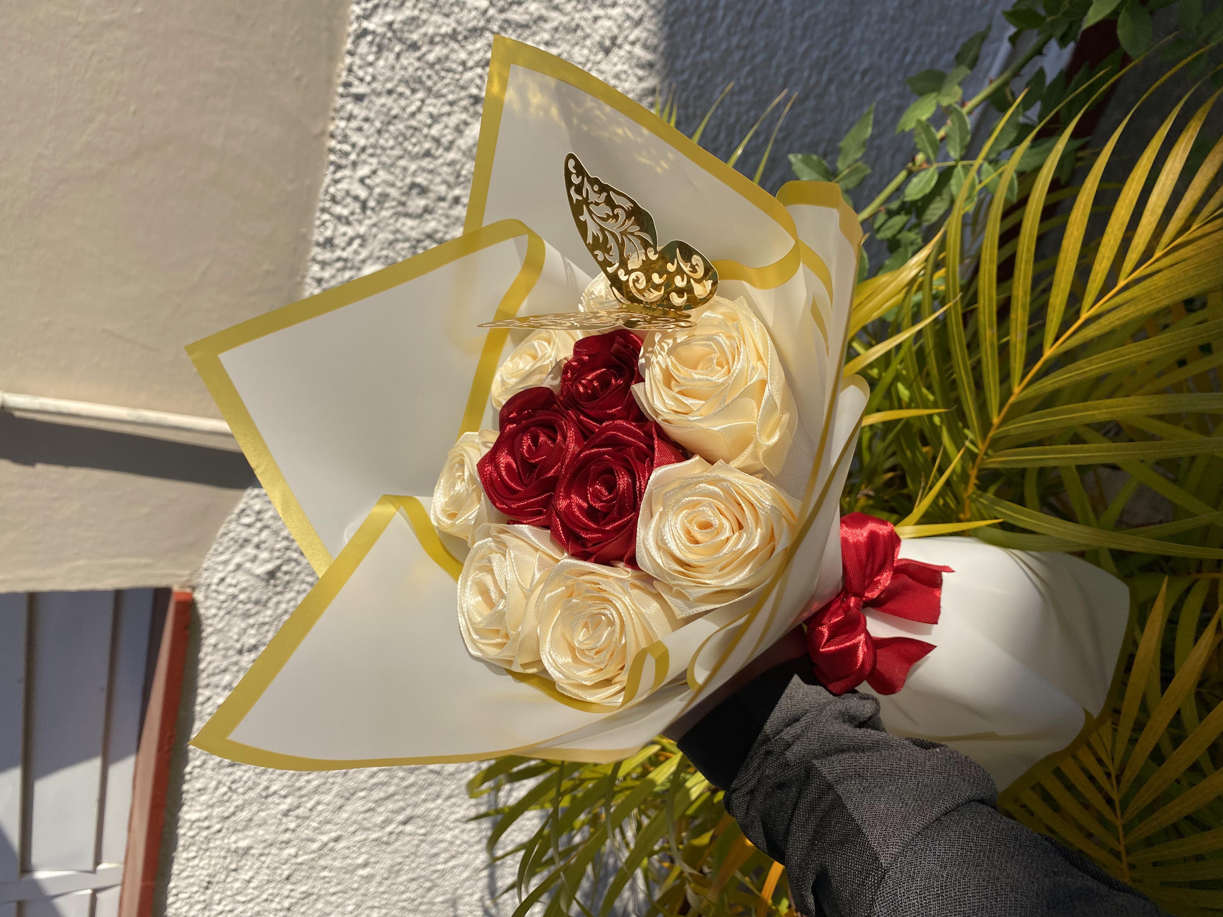 Ramo de flores artificiales personalizado